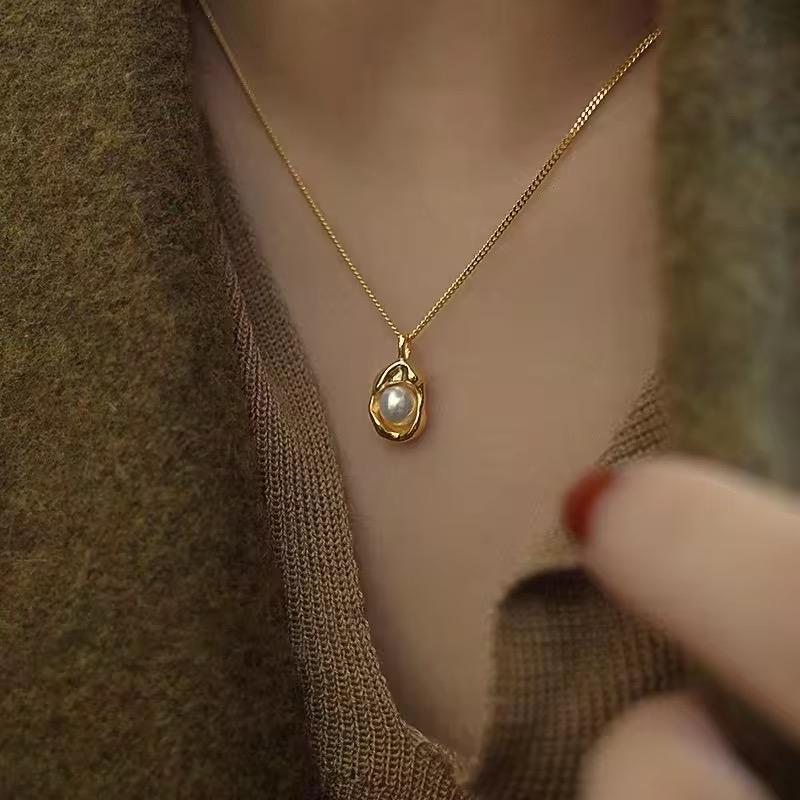 18K Gold Plated Pearl Pendant Necklace