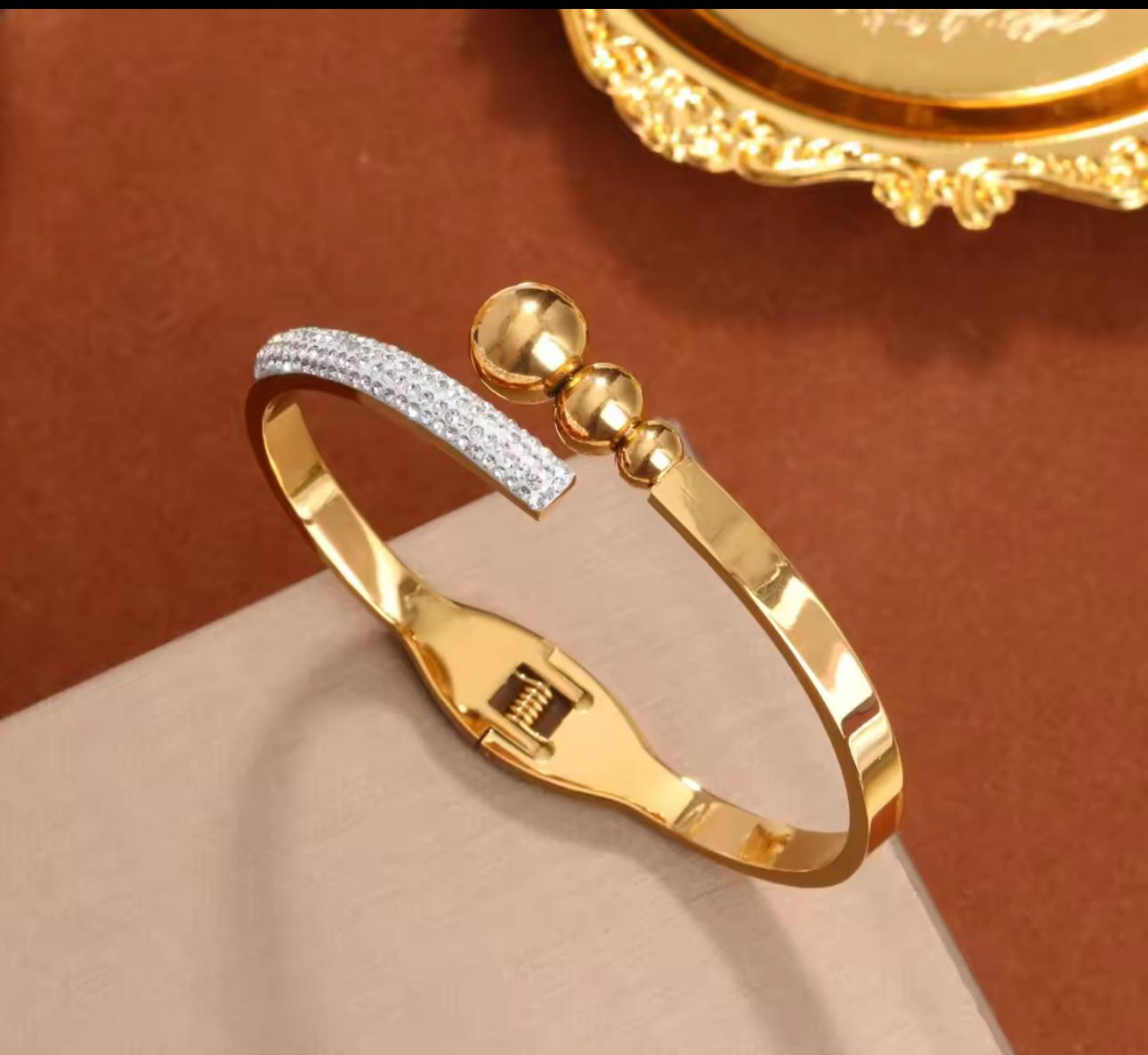 18K Gold Bracelet Bangle