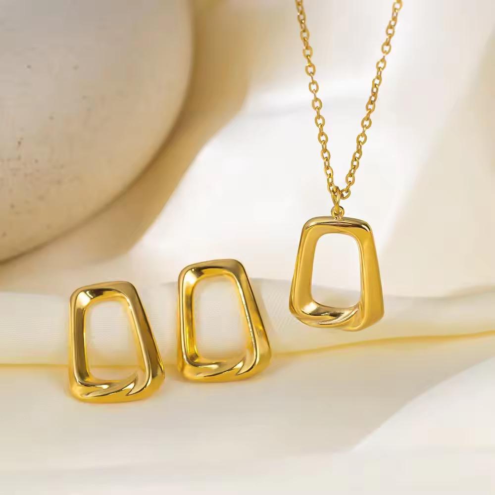 18K gold plated square Necklace