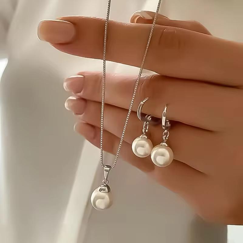 Elegant Delicate Pearl Necklace Earring Set