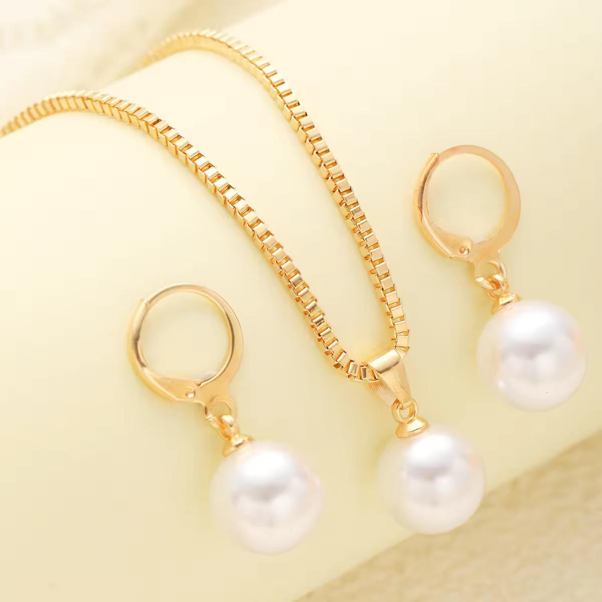 Elegant Delicate Pearl Necklace Earring Set