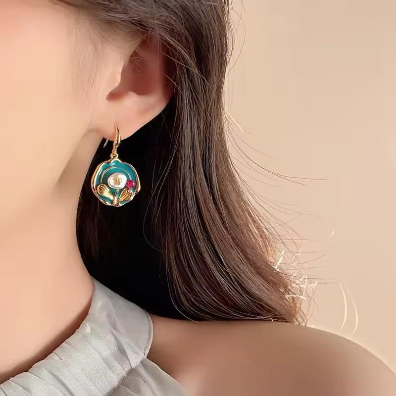 18K Gold  Plated High-End Elegant Feel Fashionable Oil Painting Style Earrings
