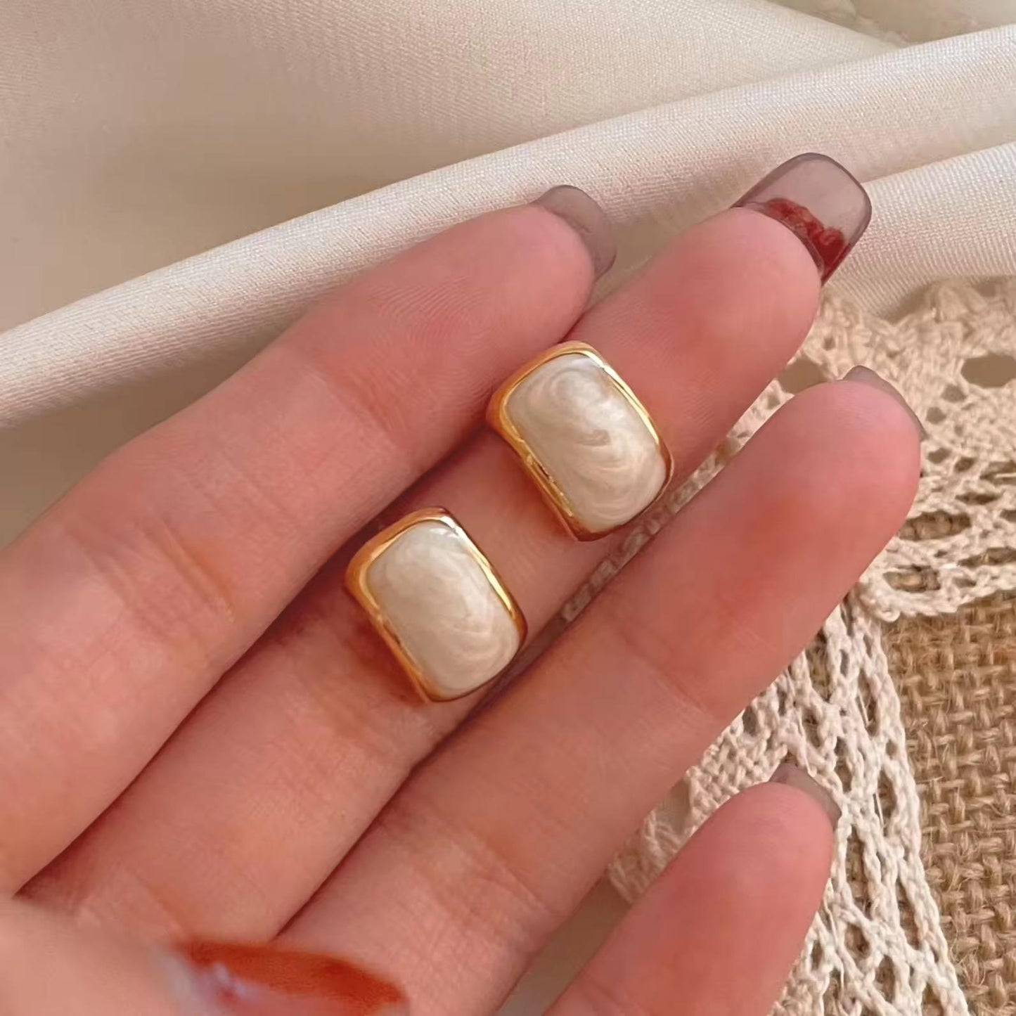 18K Gold Plated Stud Earrings Pretty Design Metal Gold Colour Enamel White Earrings