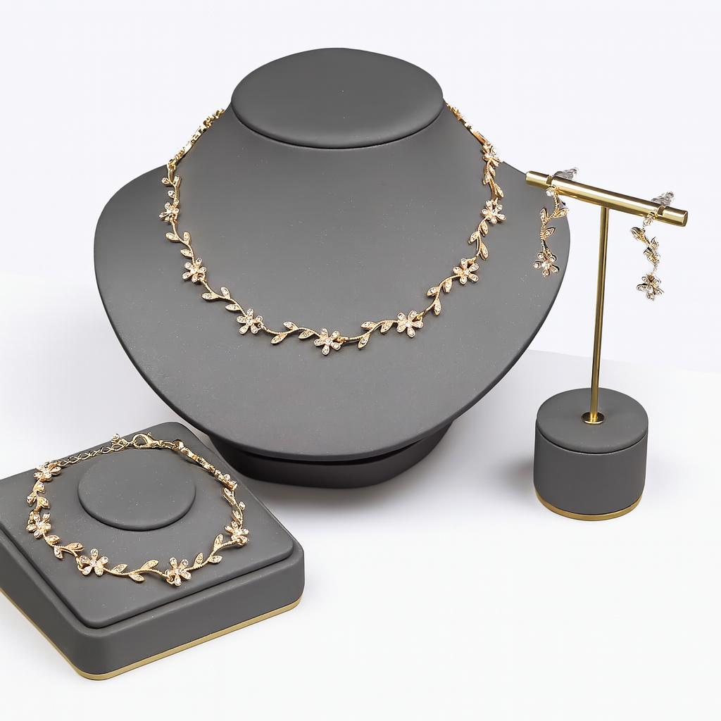 Luxury 4-Piece Set Light Fashionable Diamond Leaves Necklace
