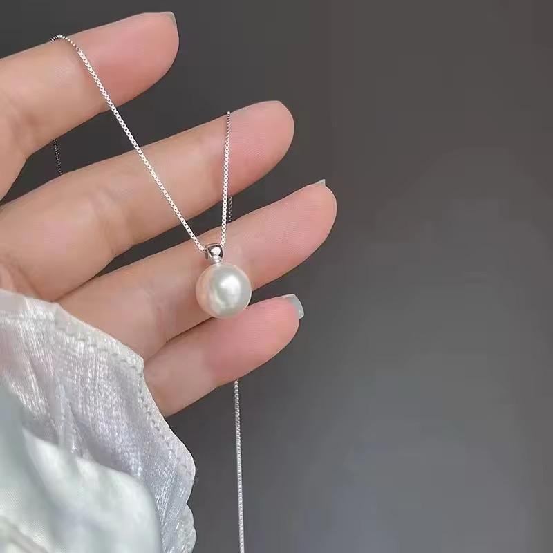 Silver Plated Round Pearl Pendant Choker Necklace